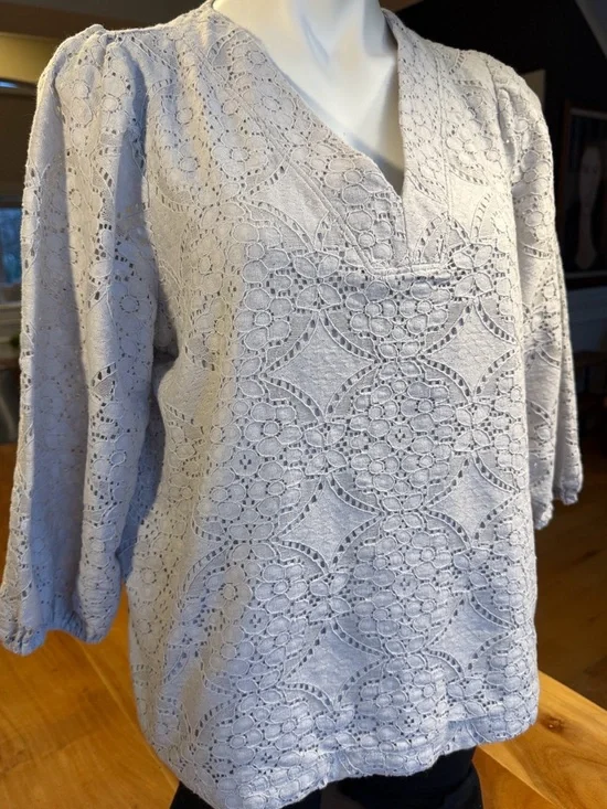 J. Jill Romantic Lace Overlay Blouse Light Gray Medium (VGUC) - Picture 4 of 13
